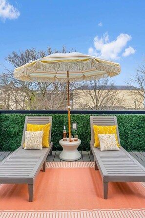 Terrace/patio - The Chorus- Rooftop Lounge + 1.5 miles to Broadway! (Nashville)