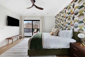 4 bedrooms, desk, iron/ironing board, travel cot - The Chorus- Rooftop Lounge + 1.5 miles to Broadway! (Nashville)