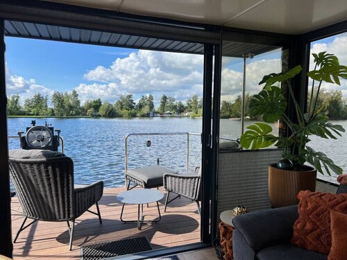 NEW - Little Asia - Houseboat on a lake near Amsterdam with Sauna