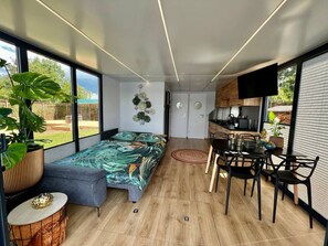 2 bedrooms, desk, free WiFi, bed sheets