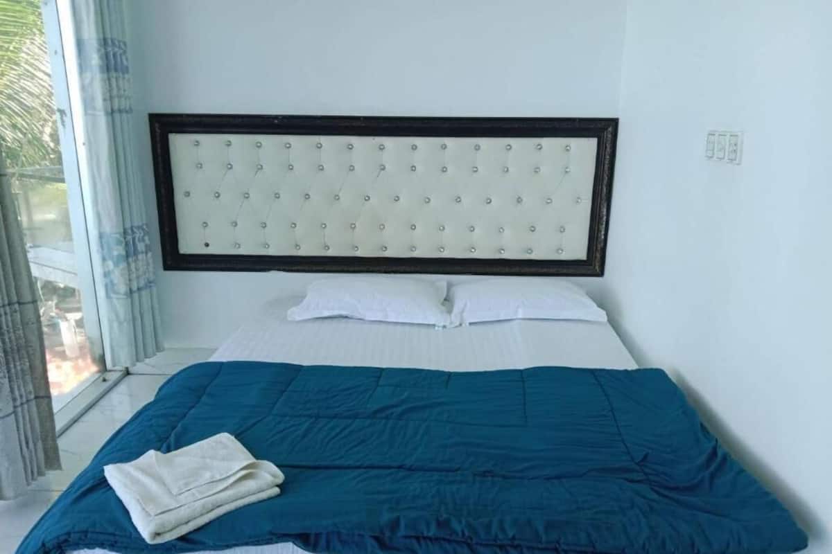 Caja de seguridad en la habitación y escritorio