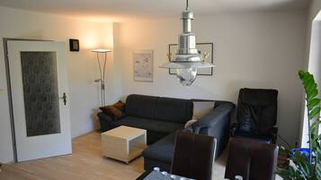 Fernseher, Videospiele, DVD-Player, Stereoanlage