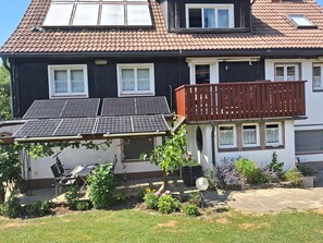 Exterior - Apartment 'Haus Biggi - Ferienwohnung Säntis' with Mountain View, Balcony and Wi-Fi (Weiler-Simmerberg)