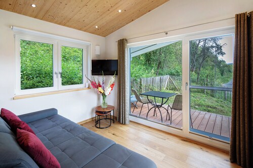 Ferienhaus âFerienhaus Das Kleine Paradiesâ mit Sauna, Garten und WLAN in absoluter Traumlage