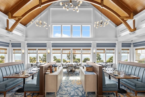 Tidal Marsh Views From Two Outdoor Decks; Access to Community Pool, Crabbing Dock & Kayak Launch!