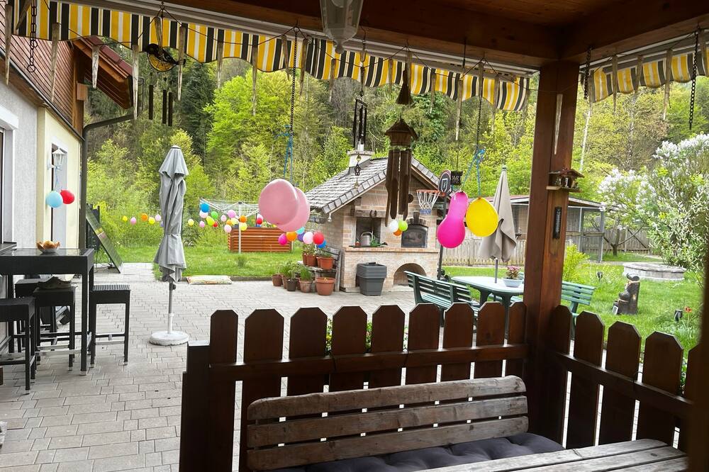 Apartment 'Wohnung Bad Ischl' with Mountain View, Shared Garden and Wi-Fi