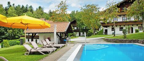 Innenpool, beheizter Pool