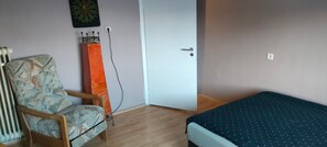 4 bedrooms, WiFi, bed sheets