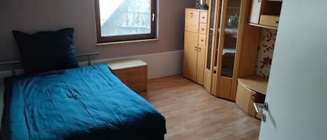 4 bedrooms, WiFi, bed sheets