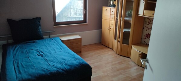 4 bedrooms, WiFi, bed sheets