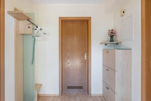 Interior - Apartment 'Seeperle' with Shared Terrace, Shared Garden and Wi-Fi (Moos)