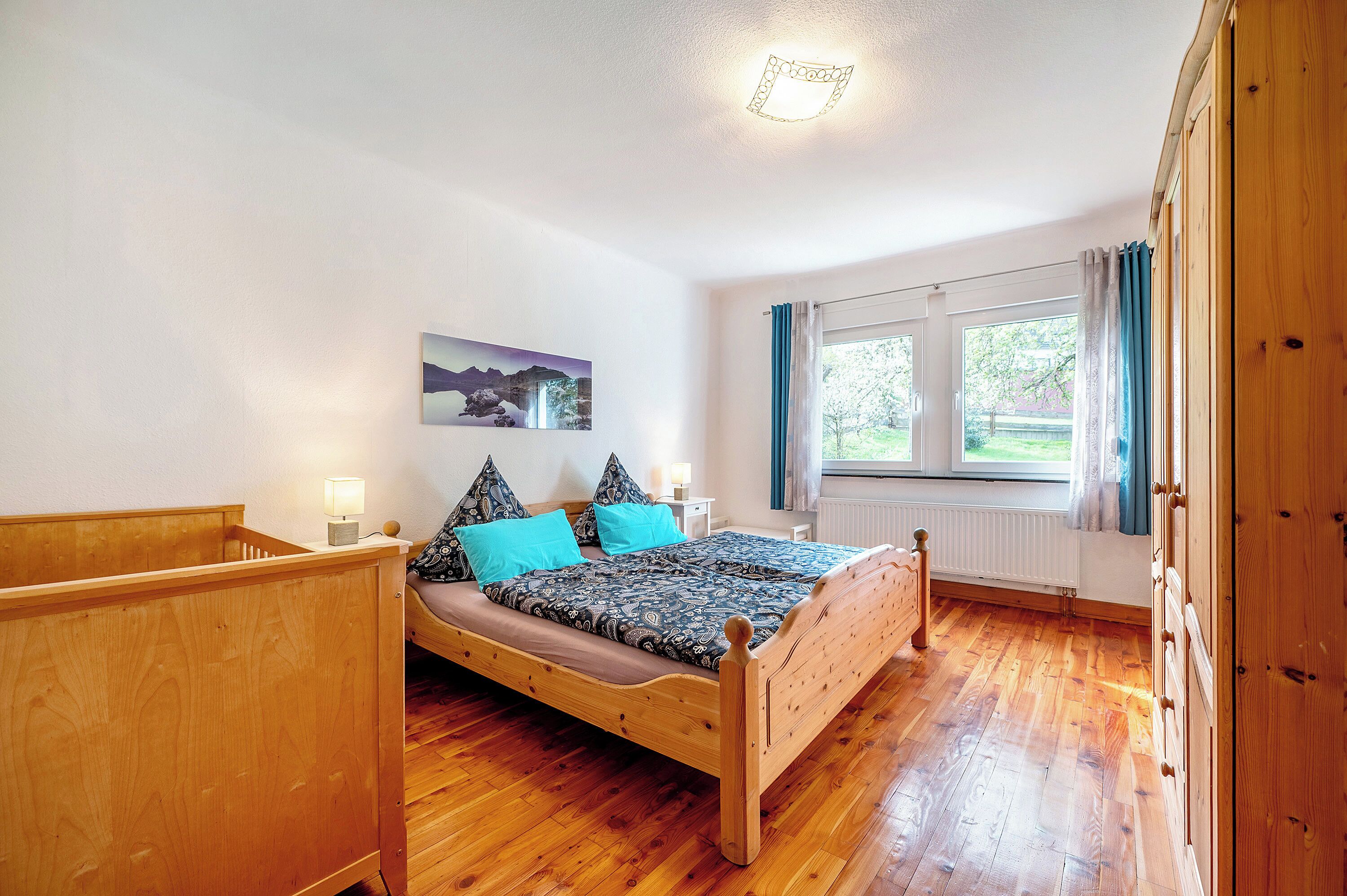 4 slaapkamers, een strijkplank/strijkijzer, gratis wifi, beddengoed