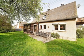 Exterior - Holiday Home 'Domäne Bollinger Morbach' with Private Terrace, Private Garden and Wi-Fi (Morbach)