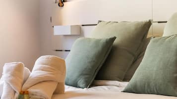 1 bedroom, iron/ironing board, Internet, bed sheets