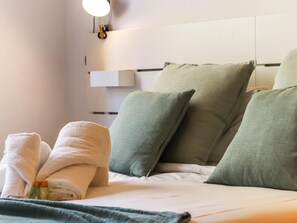 1 chambre, fer et planche à repasser, accès Internet, draps fournis