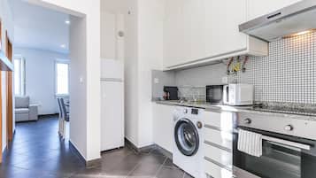 冰箱、微波炉、烤箱、洗碗机