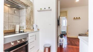 Kühlschrank, Mikrowelle, Geschirrspüler