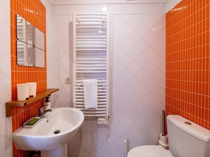 Hair dryer, towels
