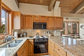 Unclassified image, 5 of 49, button