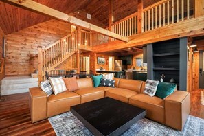 Televisión, chimenea, oficina