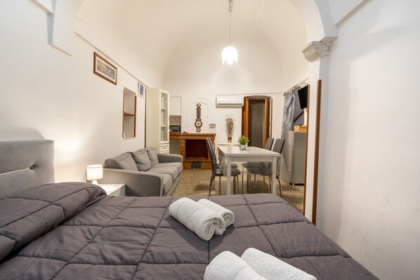 1 chambre, fer et planche à repasser, Wi-Fi, draps fournis