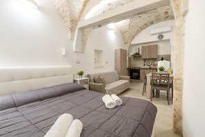 1 habitación, tabla de planchar con plancha, wifi y ropa de cama 