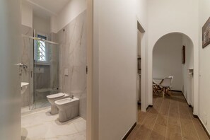 Doccia, bidet
