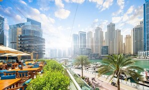 Restaurant - Frank and Frank Holiday Homes (Dubai)