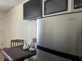 Habitación estándar, 1 cama de matrimonio | Wifi gratis y ropa de cama