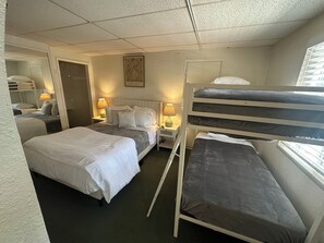 Free WiFi, bed sheets - Grand Central Motel (Ely)