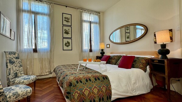 Free WiFi, bed sheets