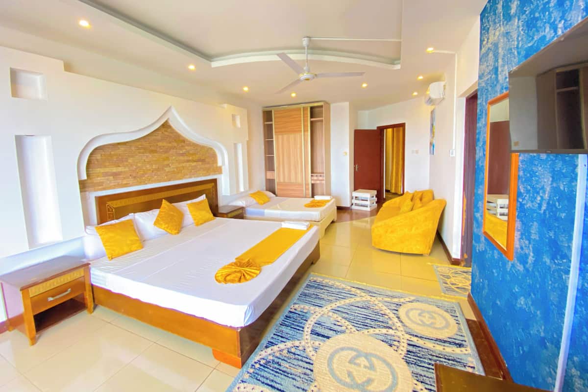 3 bedrooms, iron/ironing board, free cots/infant beds, free WiFi