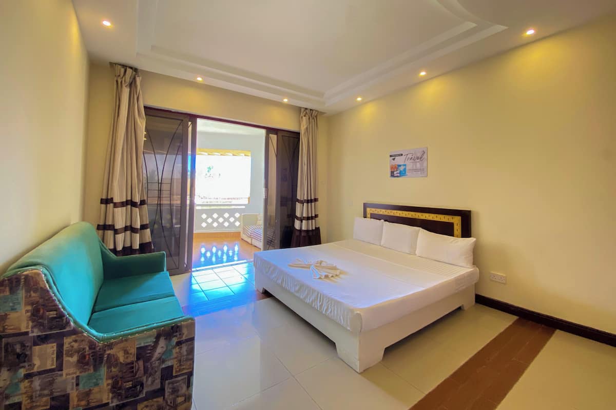 3 bedrooms, iron/ironing board, free cots/infant beds, free WiFi