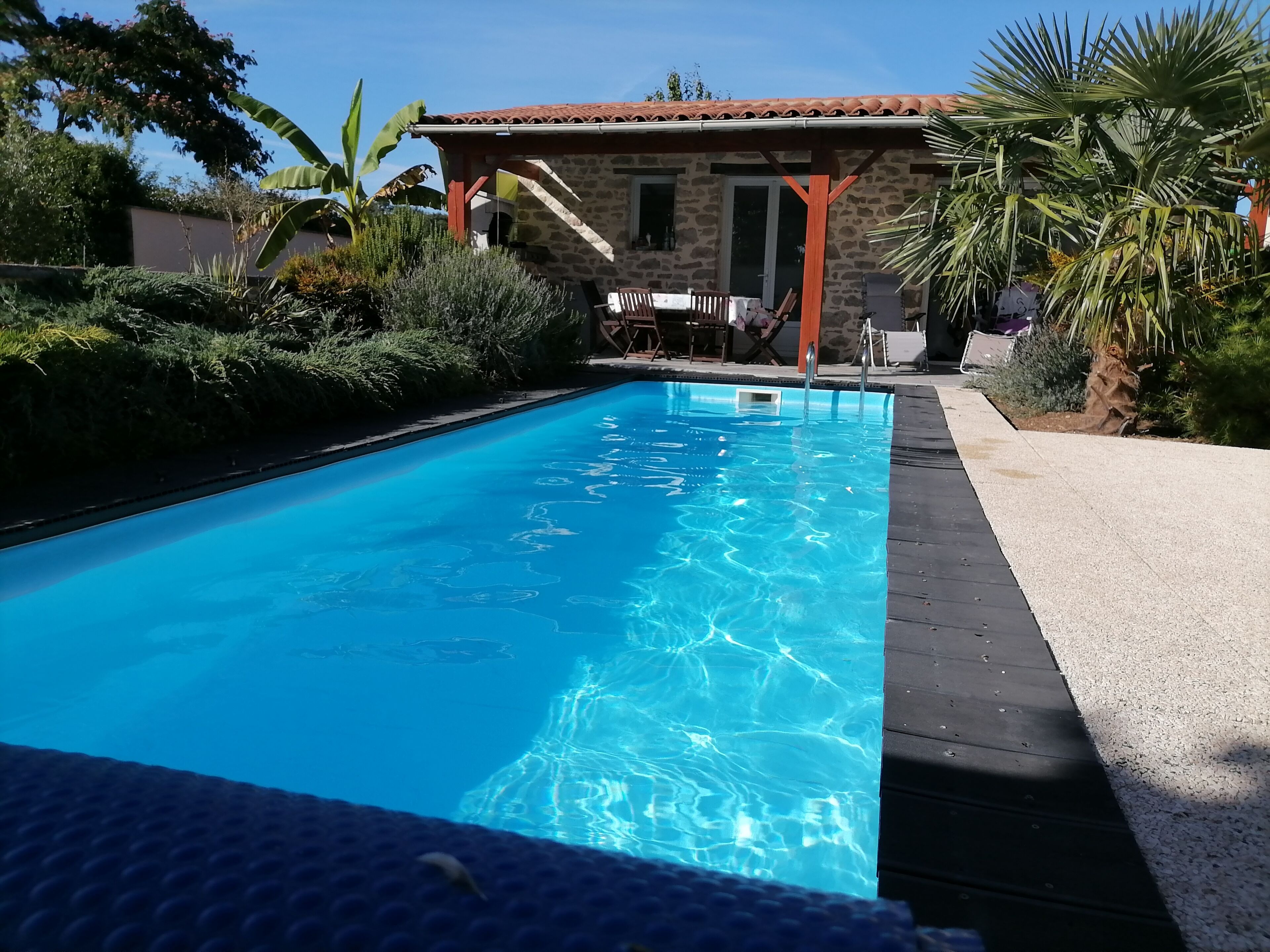 Alberca al aire libre y alberca climatizada