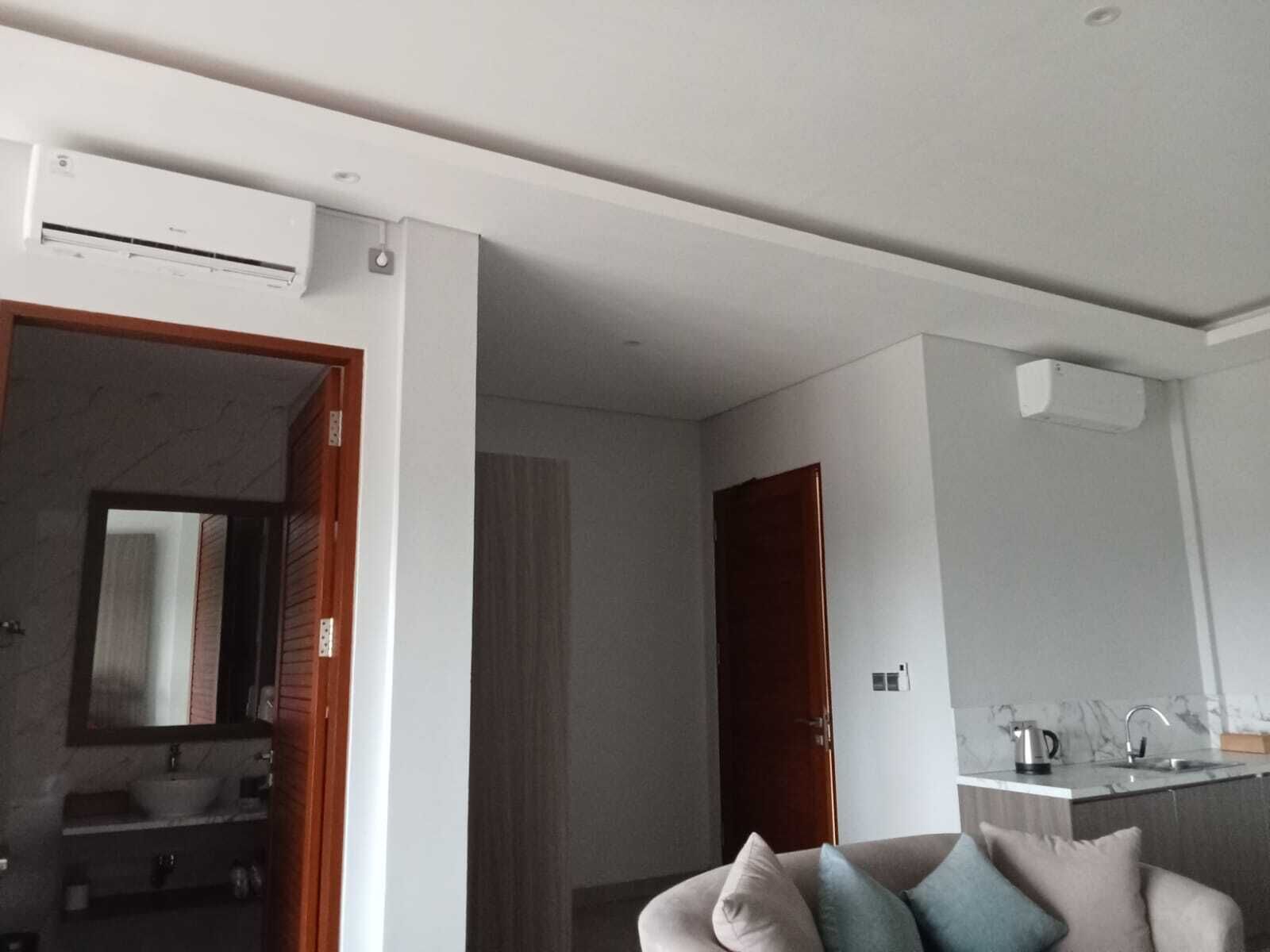 In-room safe, blackout curtains, free WiFi, bed sheets