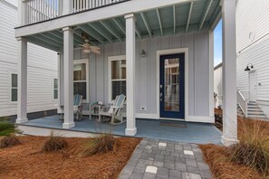 Terrace/patio - FREE 6-seater Golf Cart | Community Pool | Near Beach | Bike to shops & restaurants | Bonus Room (Santa Rosa Beach)