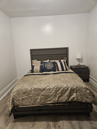 Cozy spacious 2 separate rooms in a two-bedroom apartment 