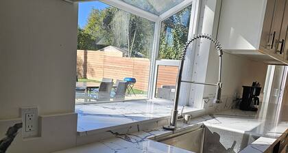 Full Modern House 4bd / 3.5ba