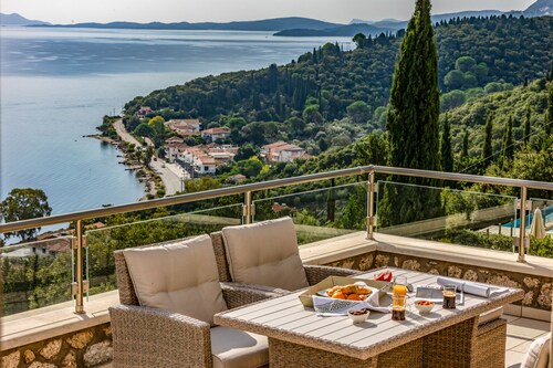 Villa Regina, a fabulous 4 bedroom villa, overlooking the Ionian Pelagus!