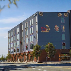 Exterior - La Quinta Inn & Suites by Wyndham Chattanooga Downtown/South (Chattanooga)