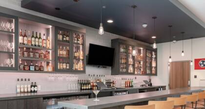 La Quinta Inn & Suites by Wyndham Chattanooga Downtown/South