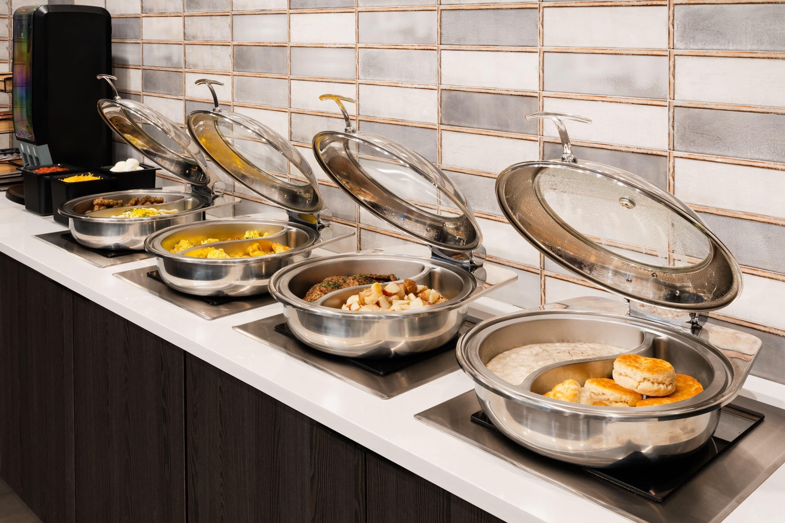 Bao gồm bữa sáng buffet hàng ngày 