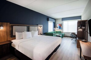 Executive Room, 1 King Bed, Non Smoking, City View | Individually decorated, desk, laptop workspace, iron/ironing board