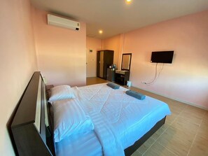 Chambre de base | Décor unique, bureau, accès au Wi-Fi (inclus)