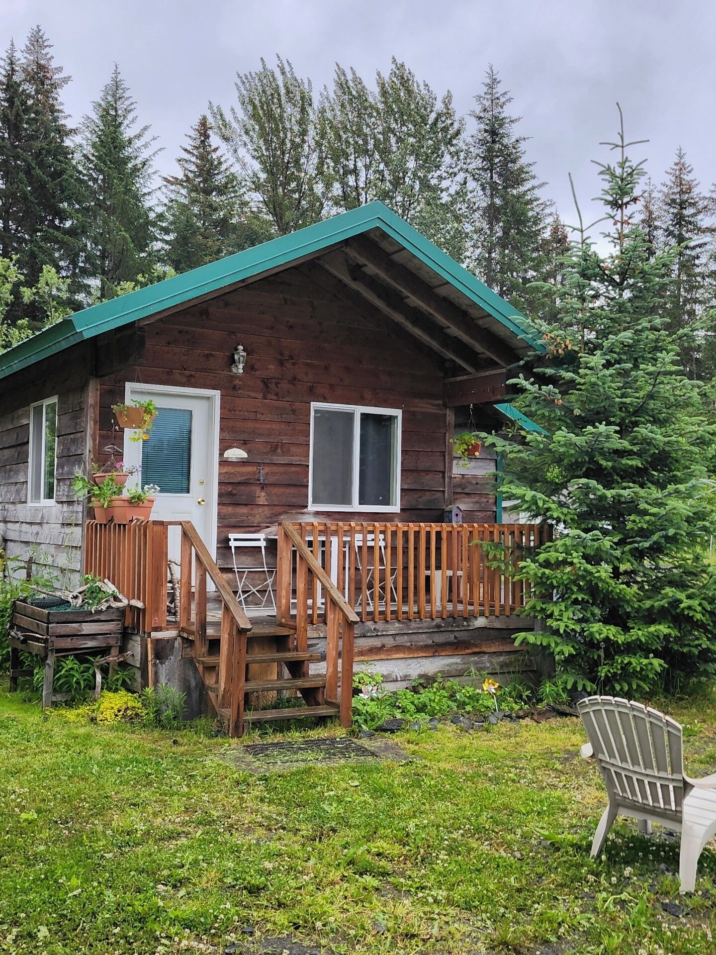 “Charming Refurbished Cabin with Modern Amenities, Perfect for Nature Lovers!”