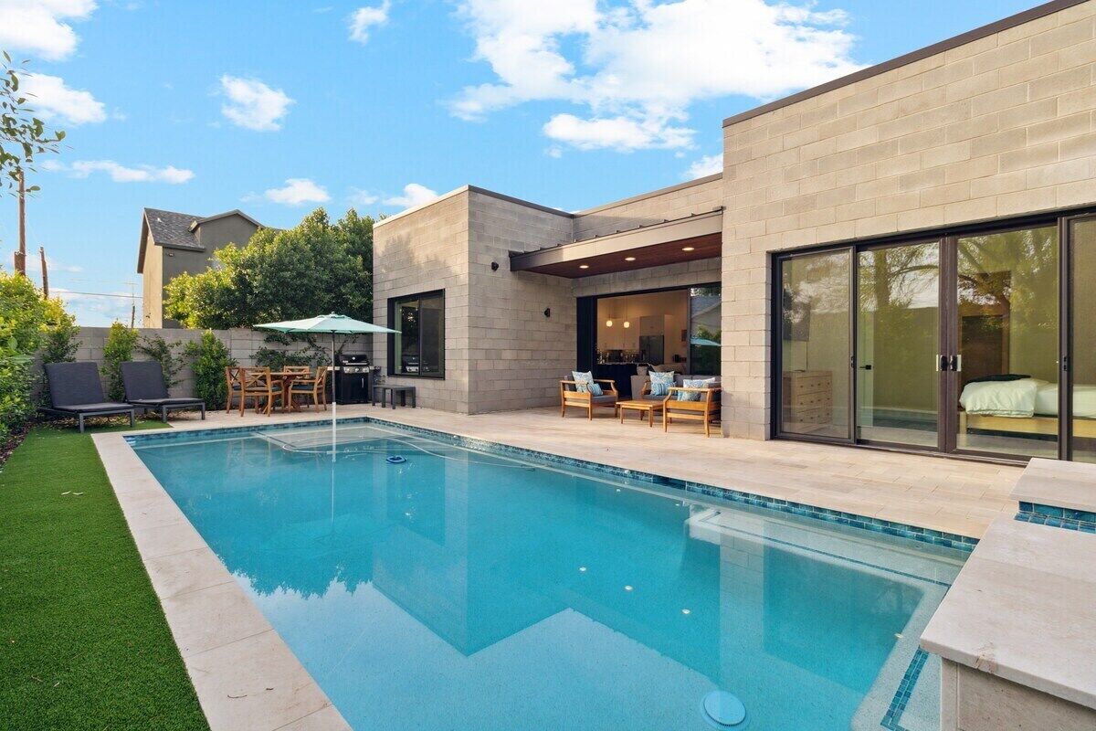 Twin Sunsets Oasis with 2 Pools