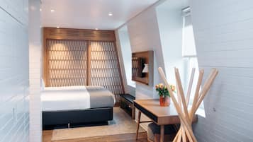 Chambre Luxe, 1 trĂšs grand lit (SUITE KARL MARX) | Minibar, Wi-Fi gratuit, draps fournis