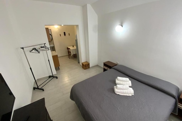 City Studio Suite | Free WiFi