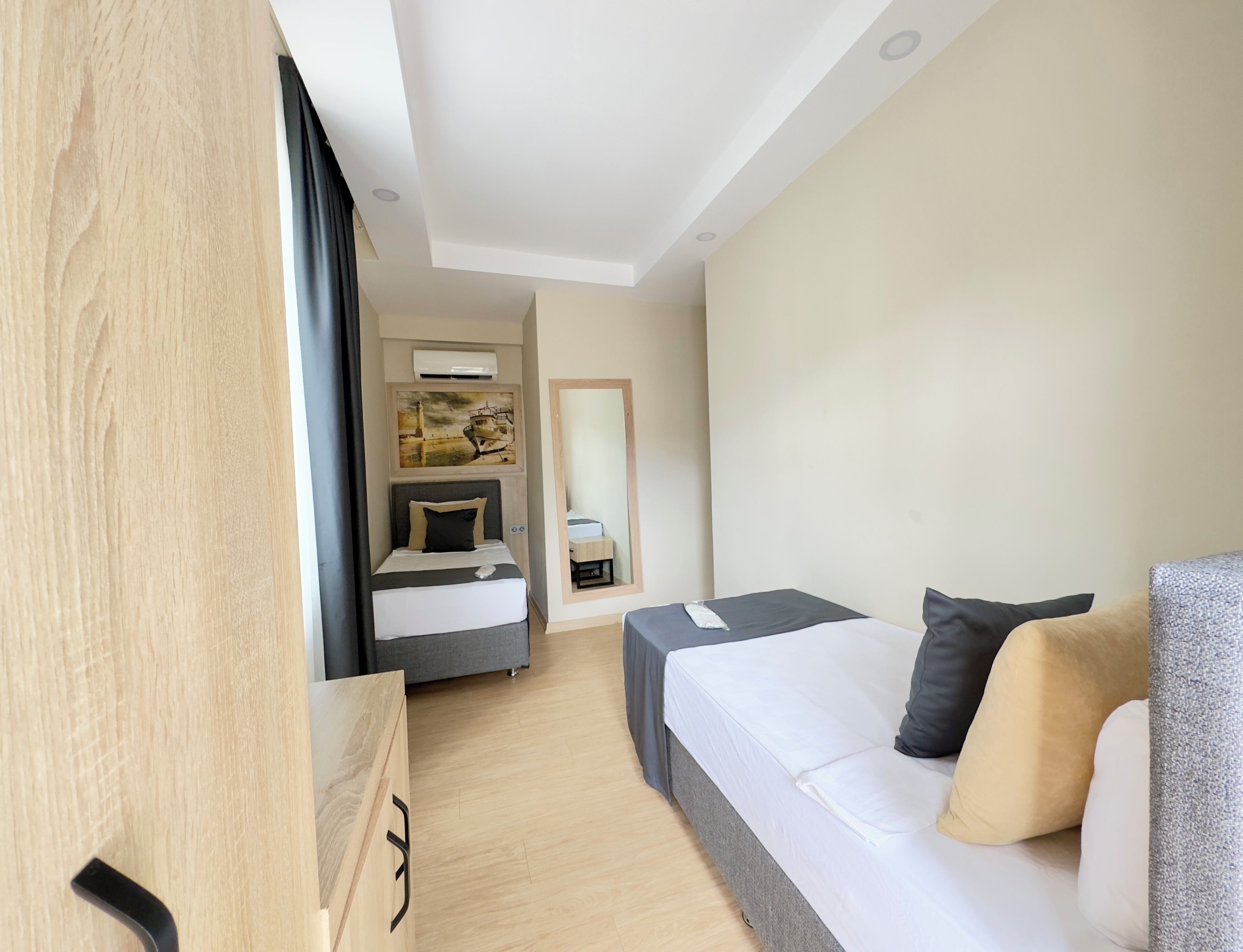 Standard Twin Room | Soundproofing, iron/ironing board, free WiFi, bed sheets