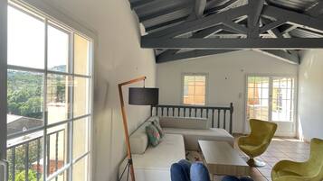 Smart-tv en een open haard